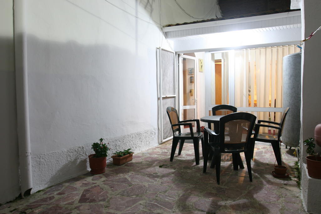 Guesthouse Pension Andrea Tirana Exterior foto